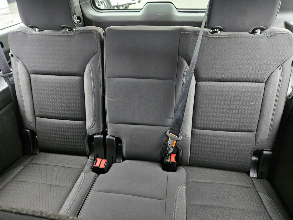 Used 2024 GMC Yukon XL SLE image 16