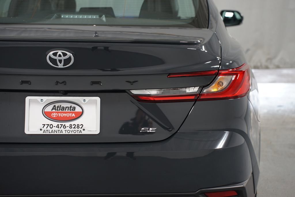 Used 2025 Toyota Camry SE image 10