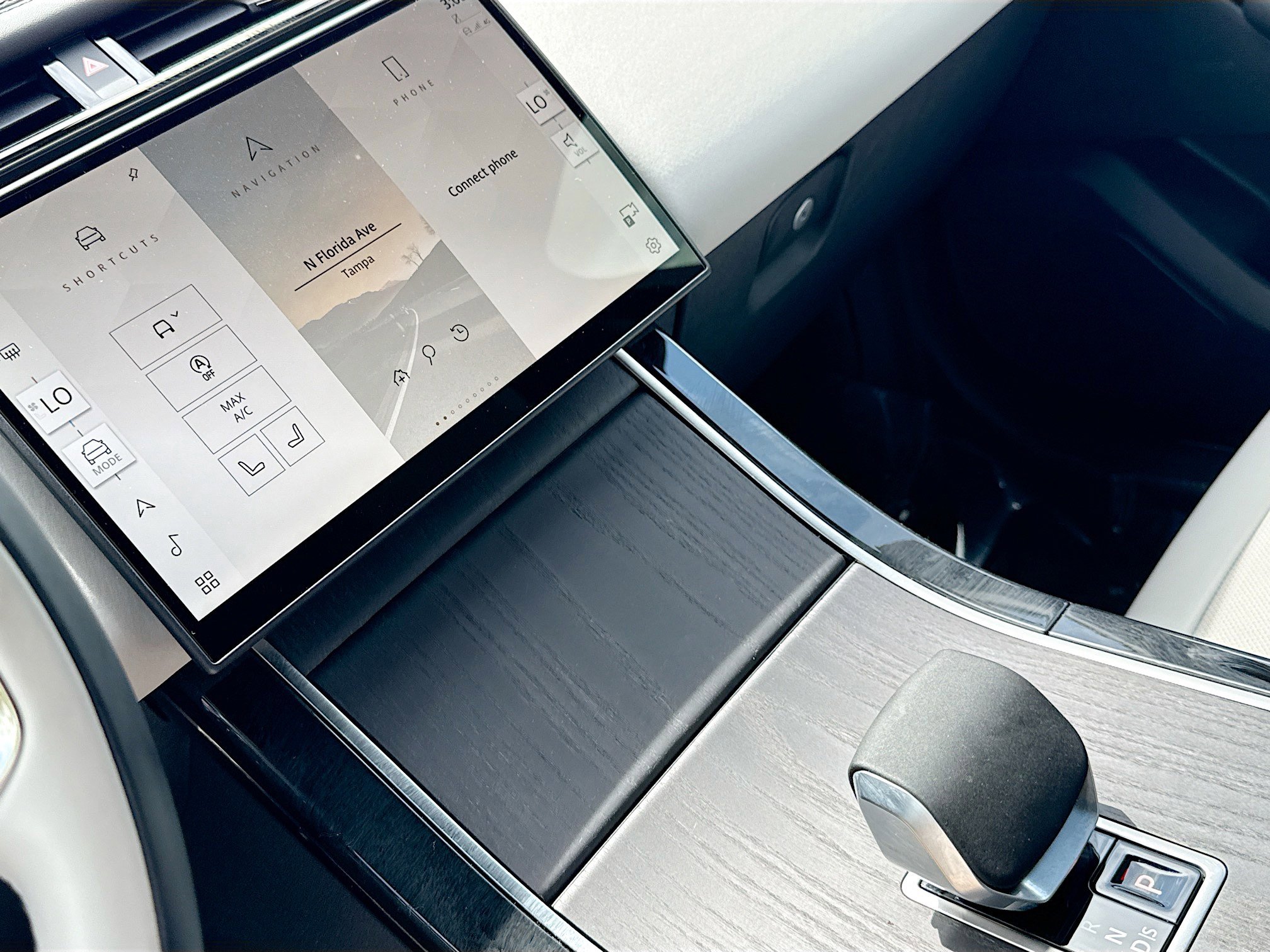 Used 2026 Land Rover Range Rover Velar Dynamic SE image 27