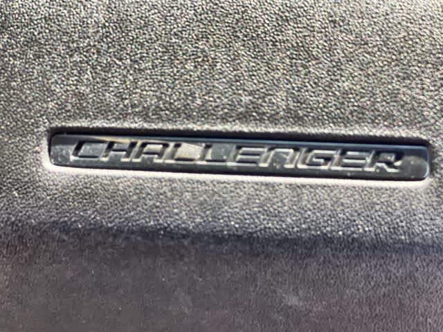 Used 2013 Dodge Challenger SXT RWD image 8