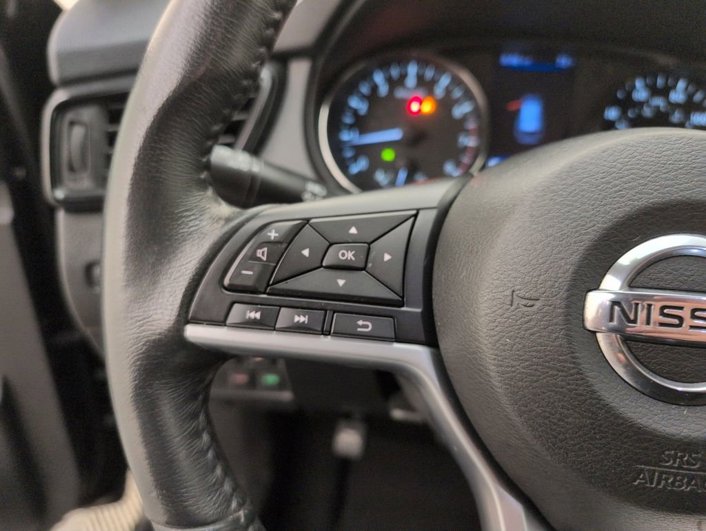Used 2018 Nissan Rogue SV FWD image 34