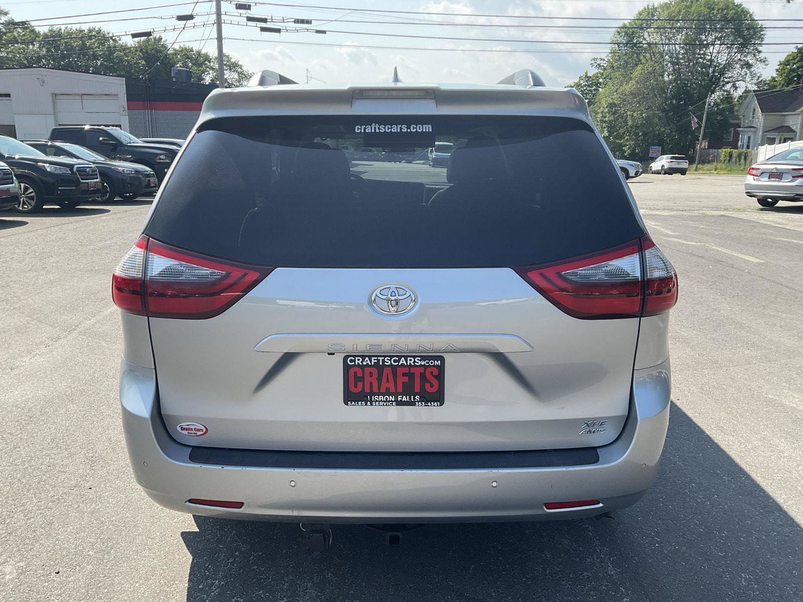 Used 2020 Toyota Sienna XLE Premium AWD/4WD image 4