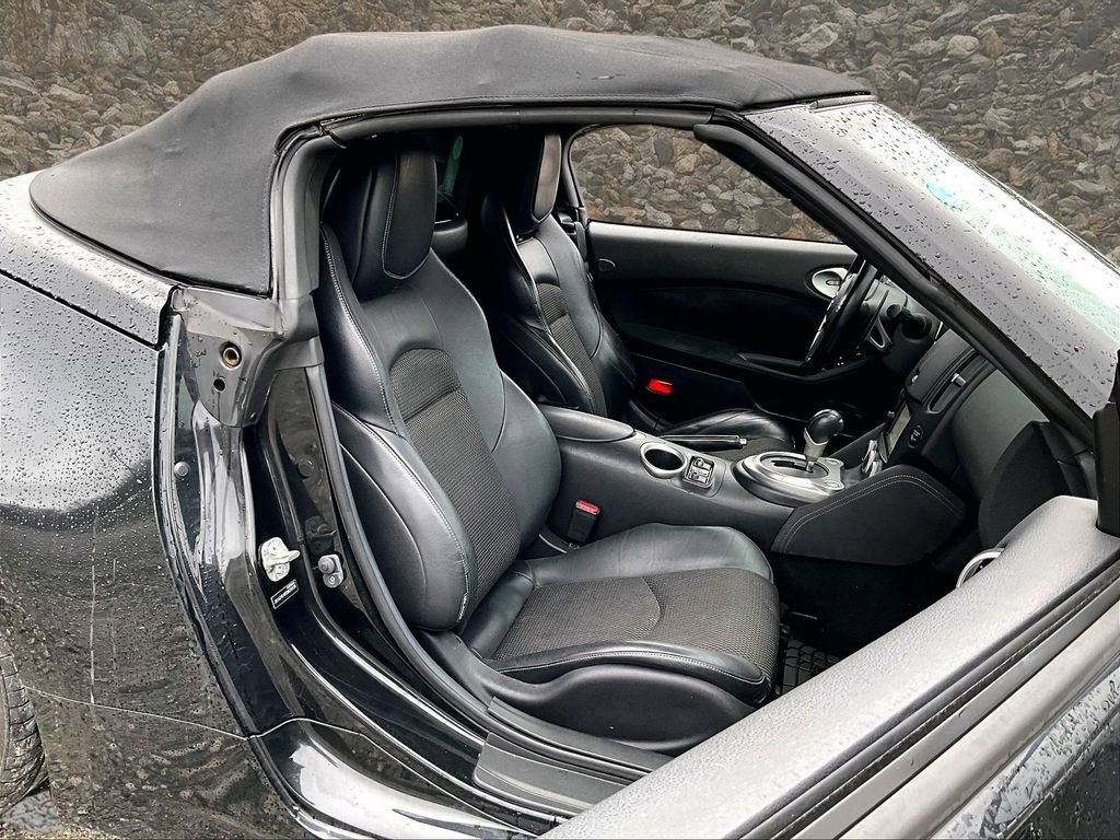 Used 2014 Nissan 370Z Touring w/ Sport Package image 7