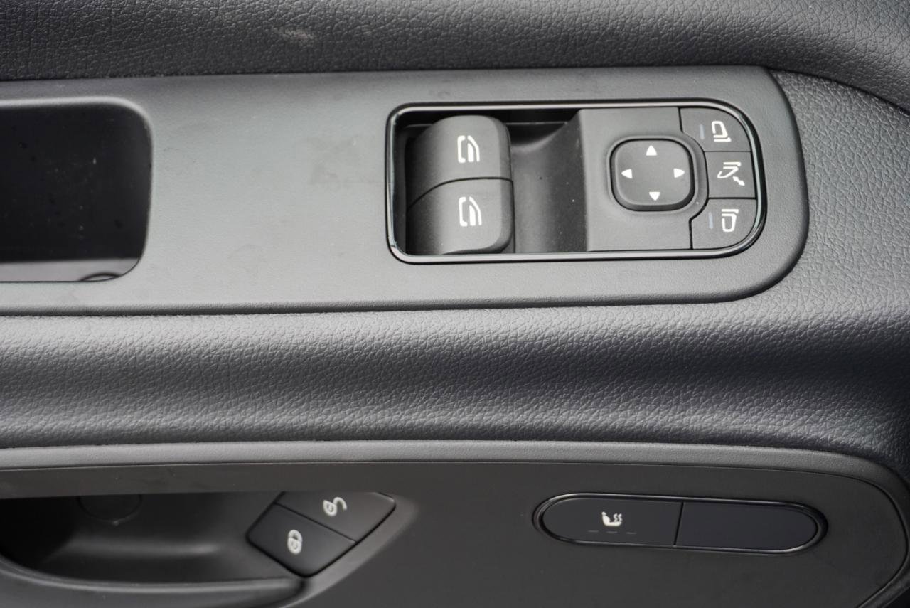 Used 2025 Mercedes-Benz Sprinter 2500 image 9