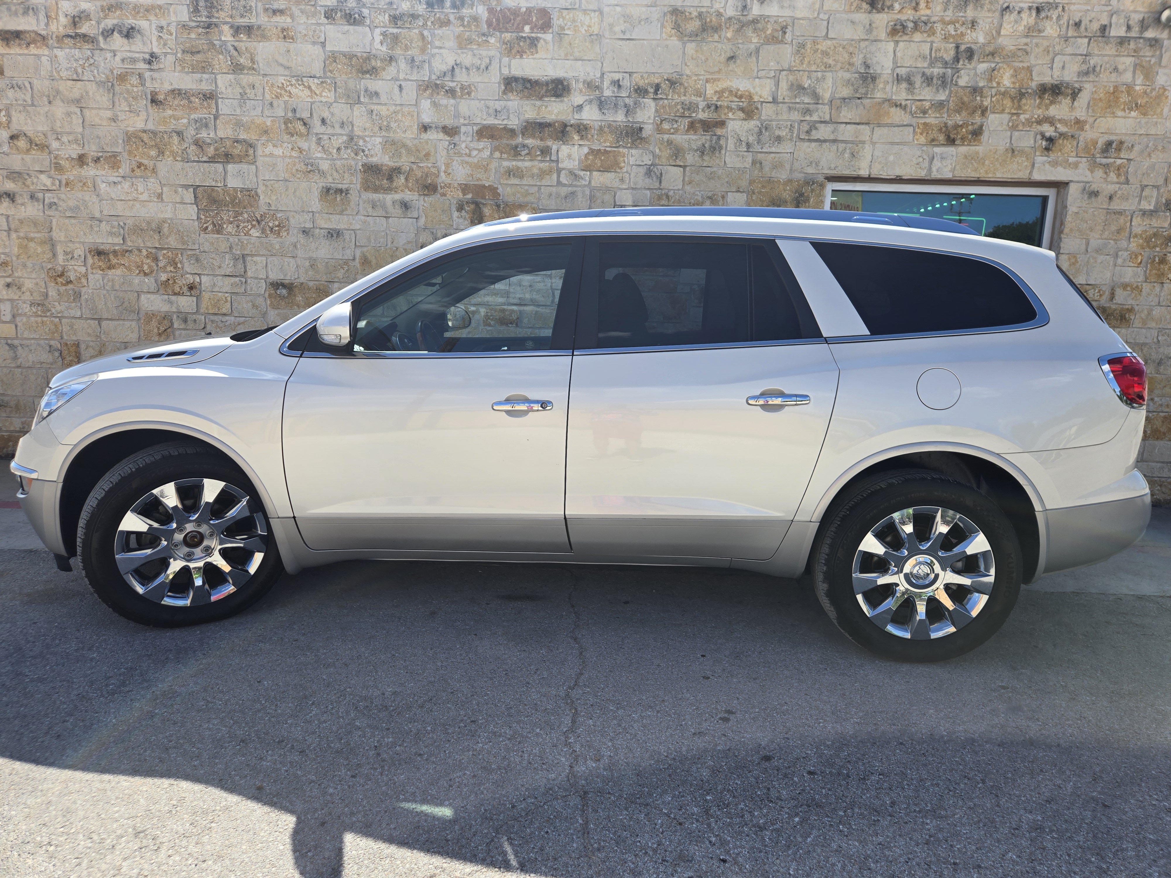 Used 2012 Buick Enclave Premium w/ Trailering Provision Package FWD image 1