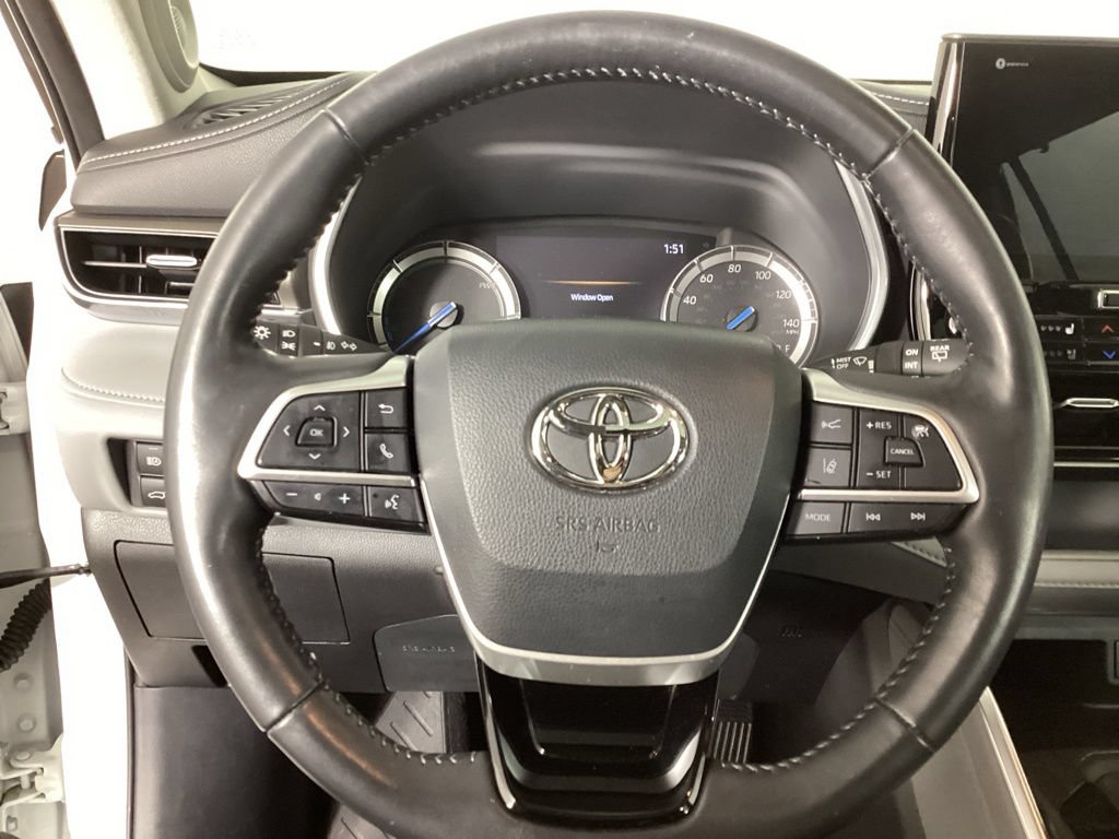 Used 2022 Toyota Highlander Limited AWD/4WD image 16