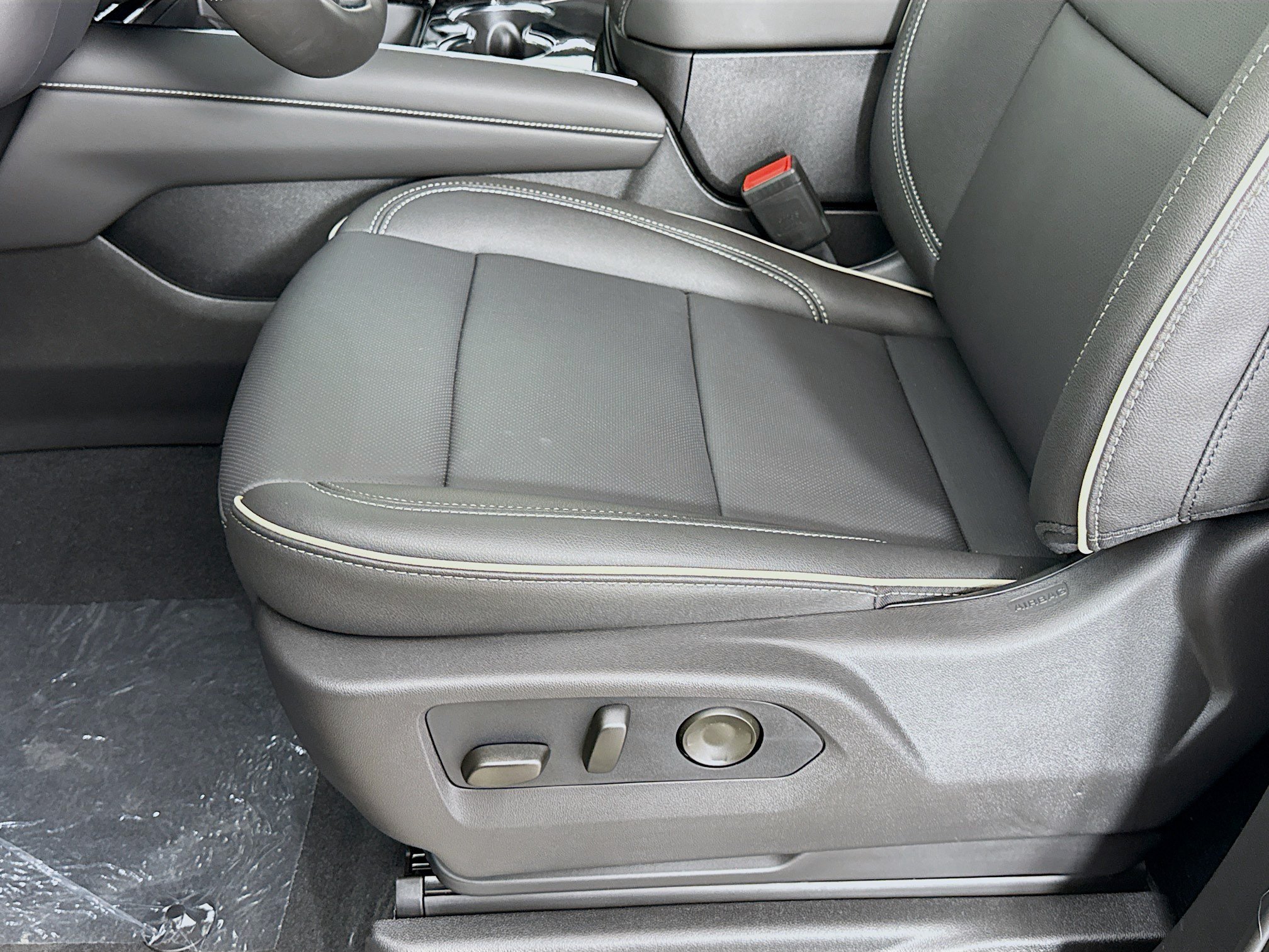 New 2026 Chevrolet Suburban Premier RWD image 22