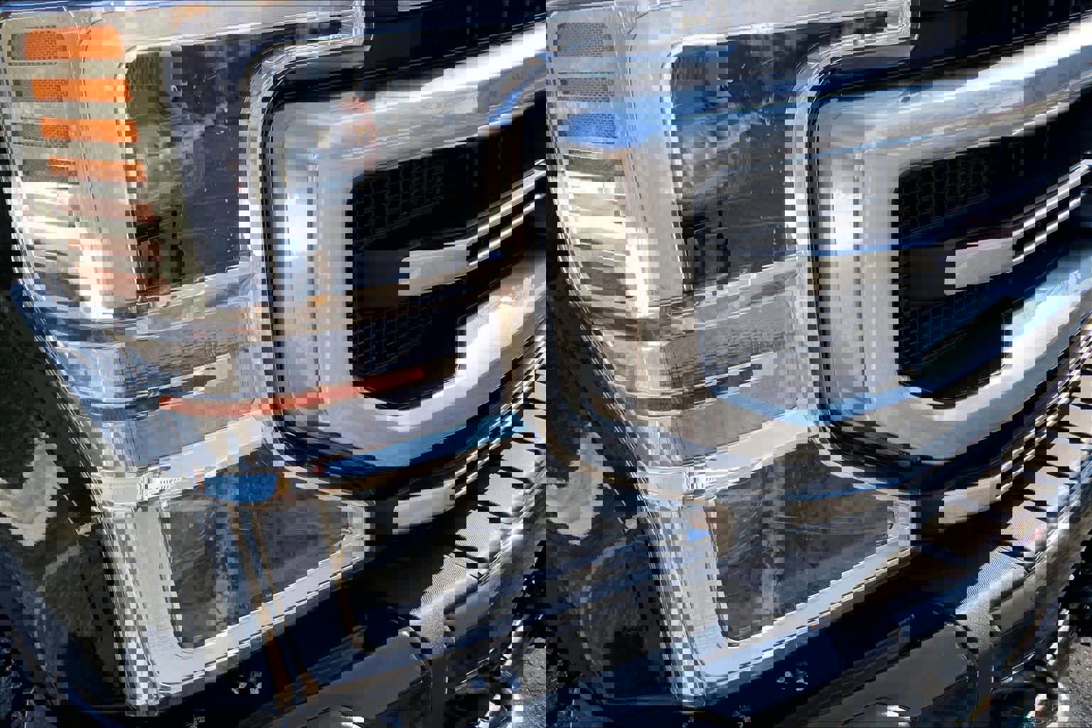 Used 2022 Ford F250 Platinum w/ FX4 Off-Road Package image 27