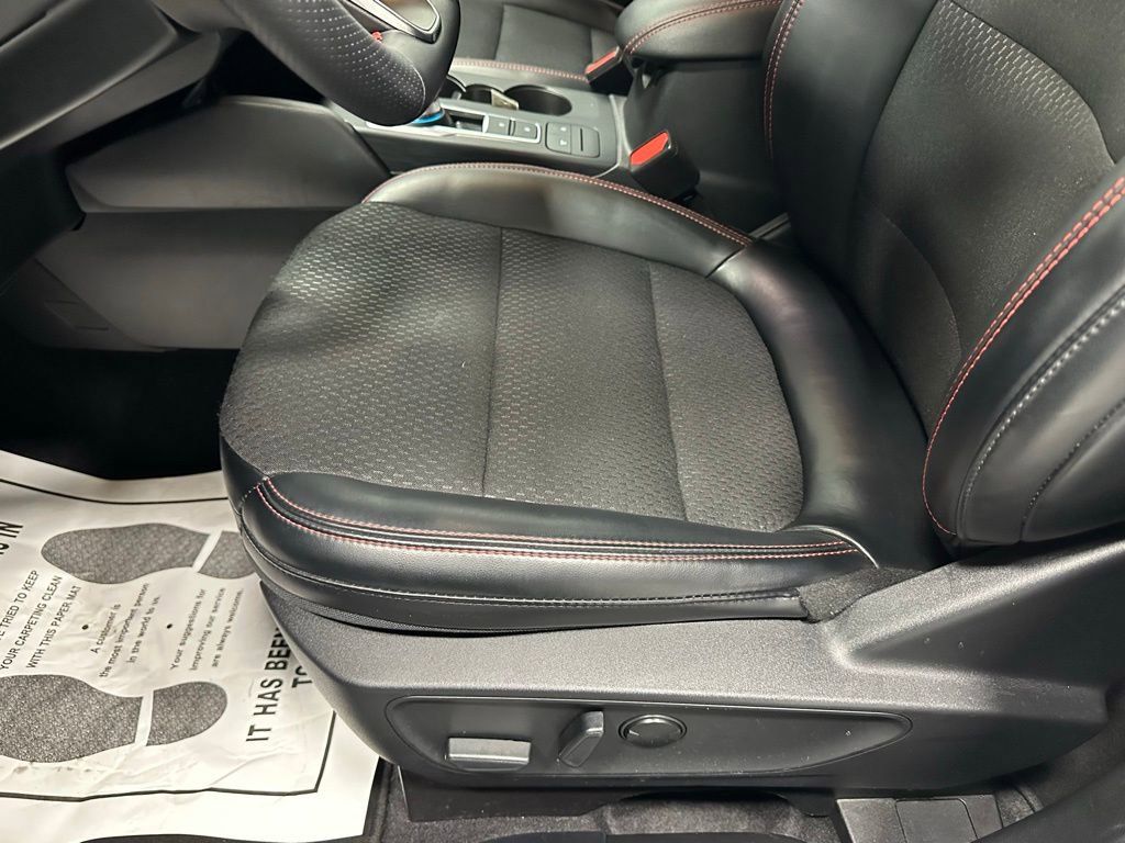 Used 2025 Ford Escape ST-Line image 13