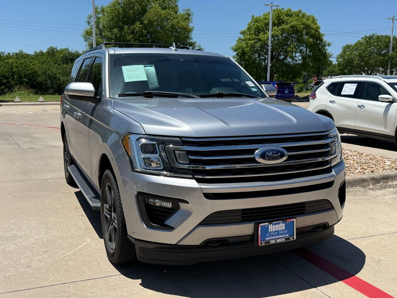 Used 2020 Ford Expedition XLT w/ Equipment Group 202A AWD/4WD image 8