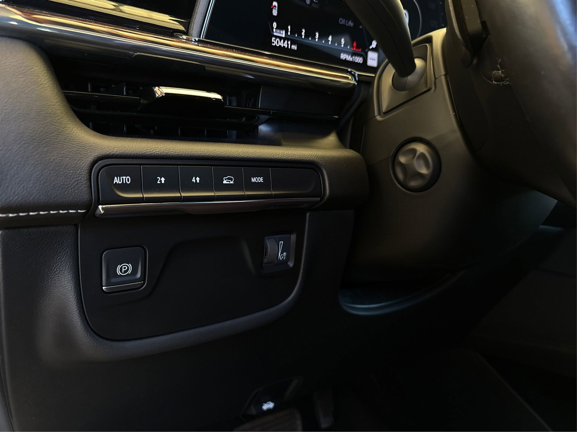 Used 2024 Cadillac Escalade ESV Luxury image 20