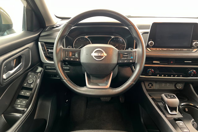 Used 2025 Nissan Rogue SV image 12