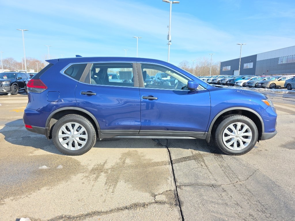 Used 2019 Nissan Rogue S image 4