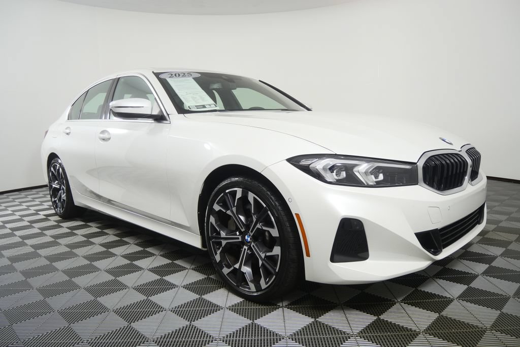 Certified 2025 BMW 330i Sedan RWD image 2