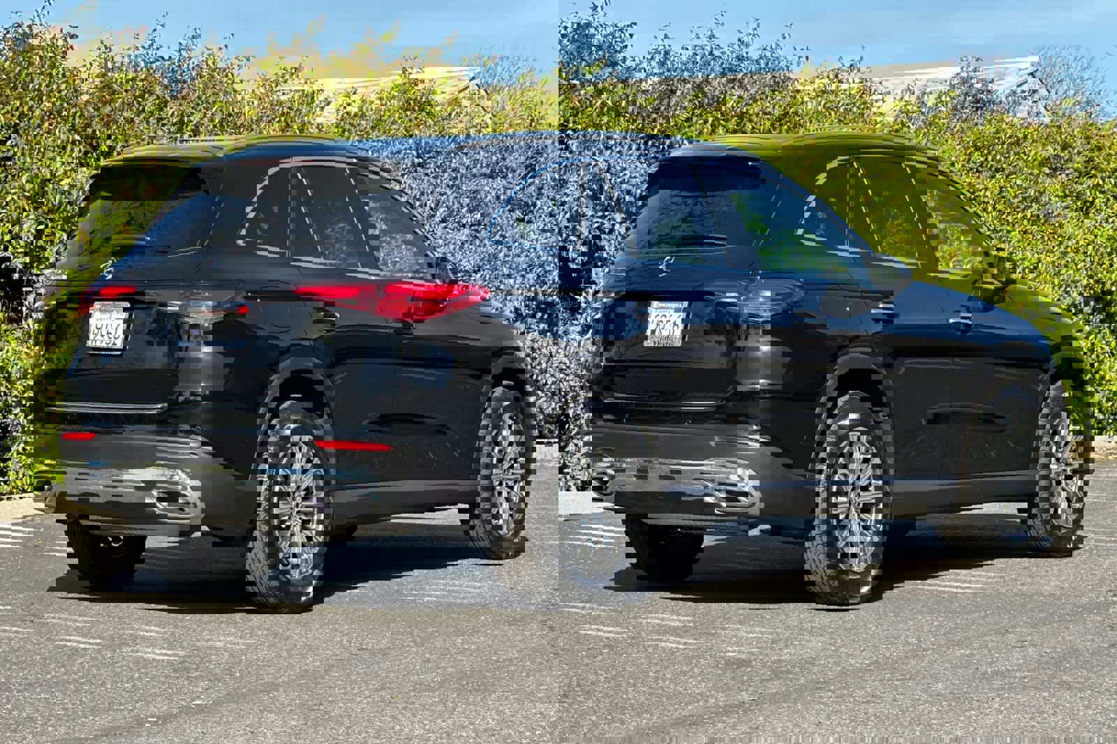 Certified 2026 Mercedes-Benz GLC 300 image 3