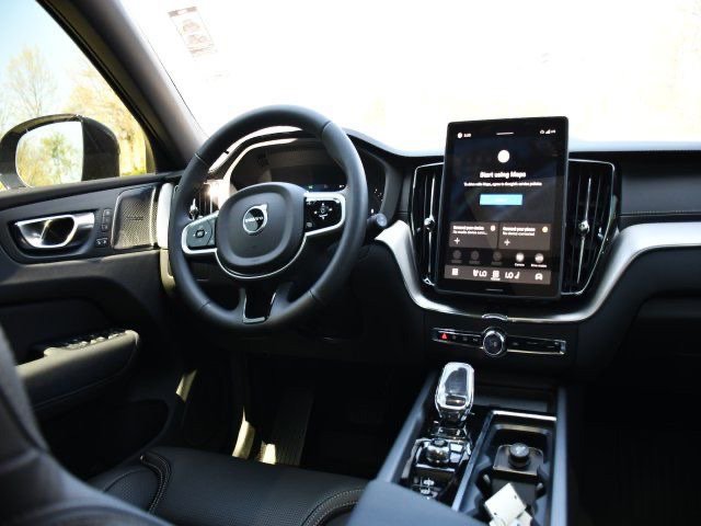 New 2026 Volvo XC60 B5 Ultra w/ Protection Package Premier AWD/4WD image 18