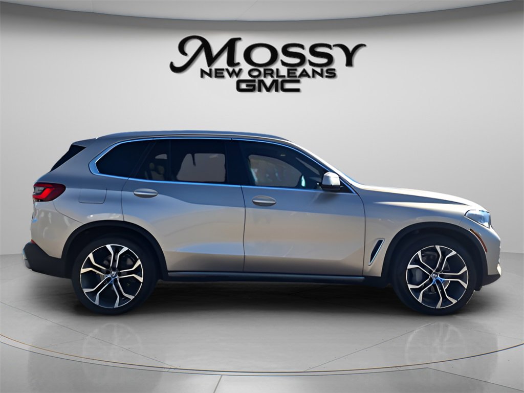 Used 2019 BMW X5 xDrive40i w/ Executive Package image 4