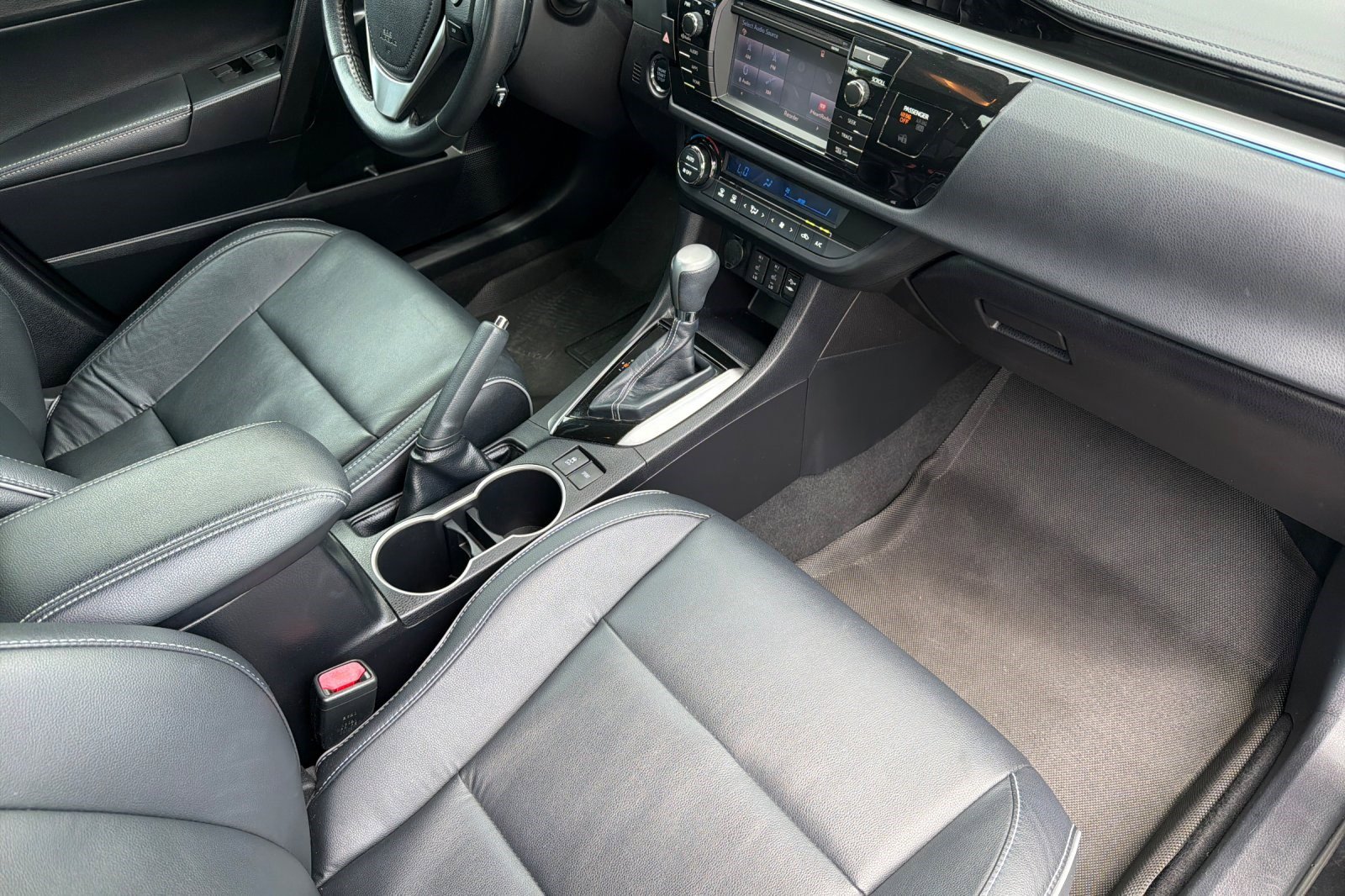 Used 2015 Toyota Corolla S Premium FWD image 19