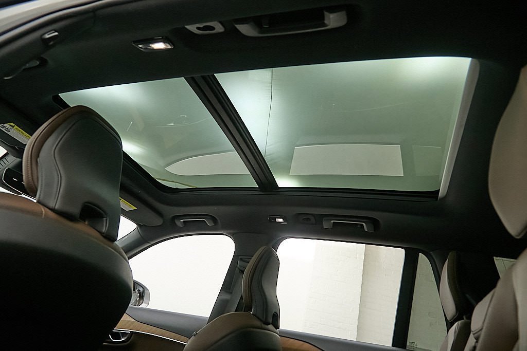 Certified 2023 Volvo XC90 B6 Plus w/ Protection Package Premier image 22