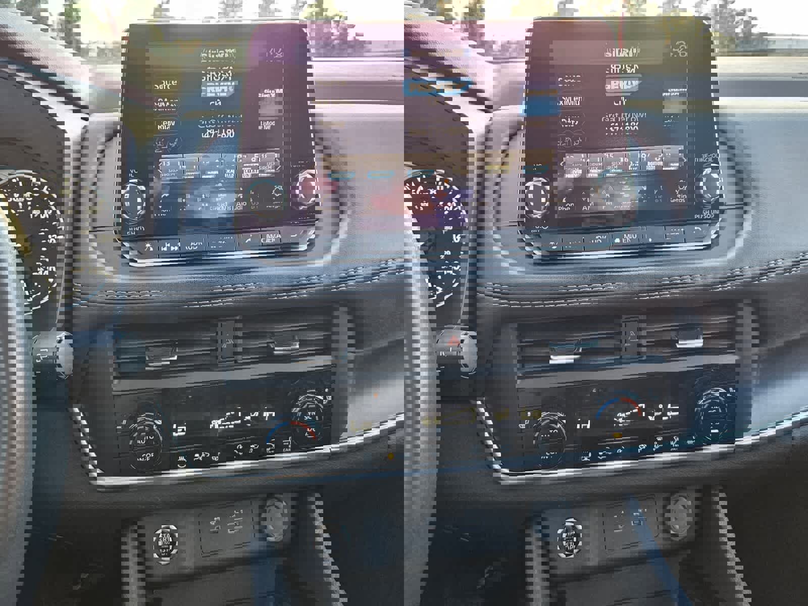 Used 2023 Nissan Rogue SV w/ SV Premium B Package image 8