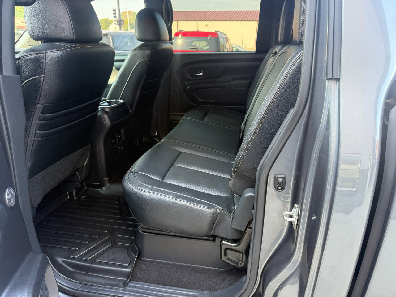 Used 2018 Nissan Titan Platinum Reserve image 13