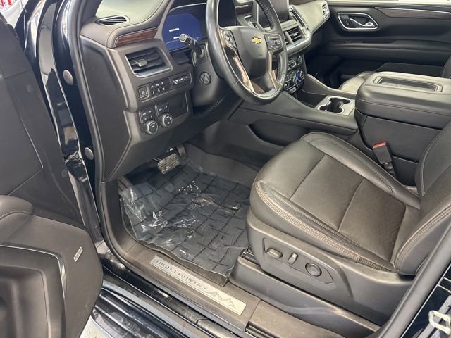 Used 2023 Chevrolet Suburban High Country image 17
