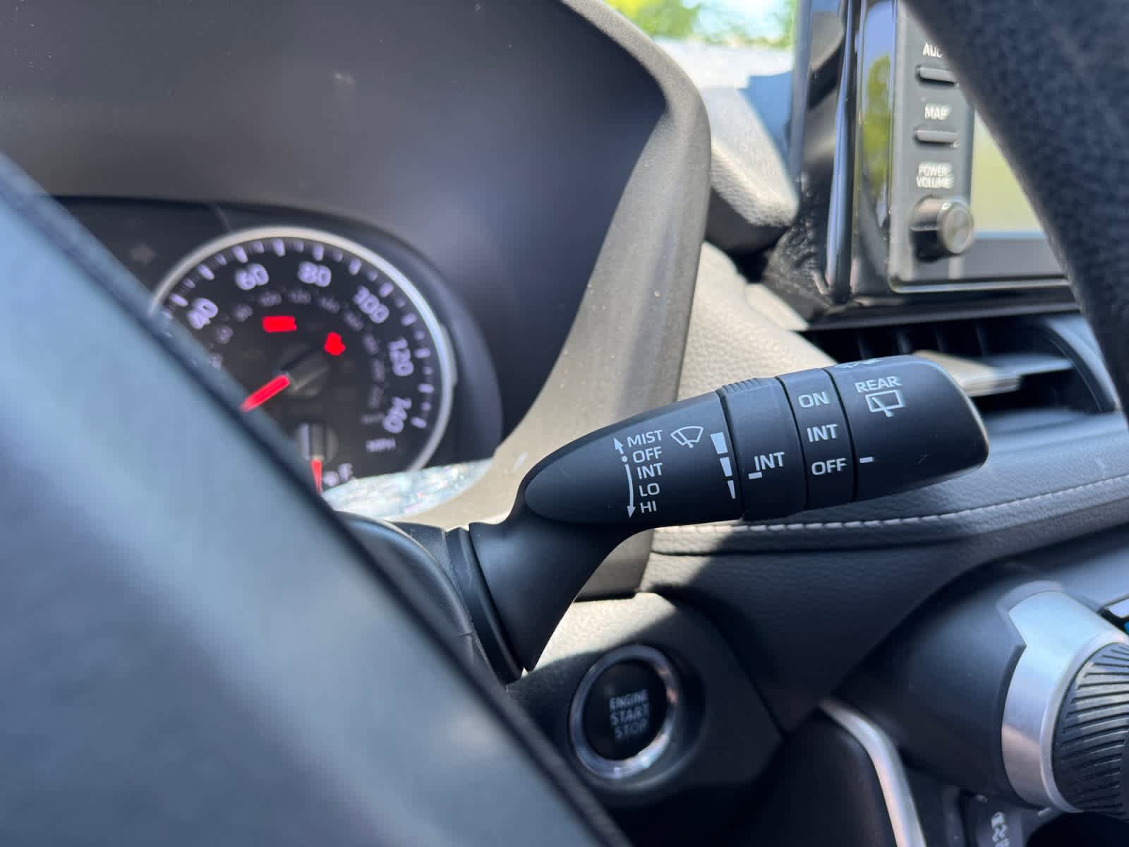 Used 2019 Toyota RAV4 XLE FWD image 18