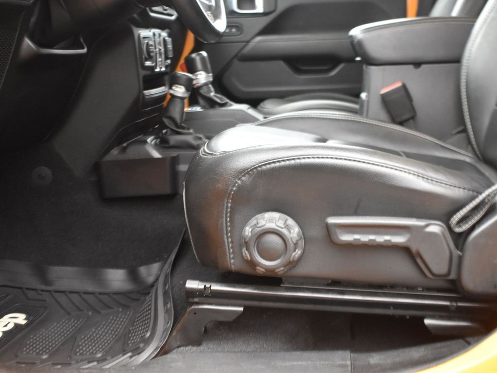 Used 2021 Jeep Wrangler Unlimited Sahara w/ Cold Weather Group image 12