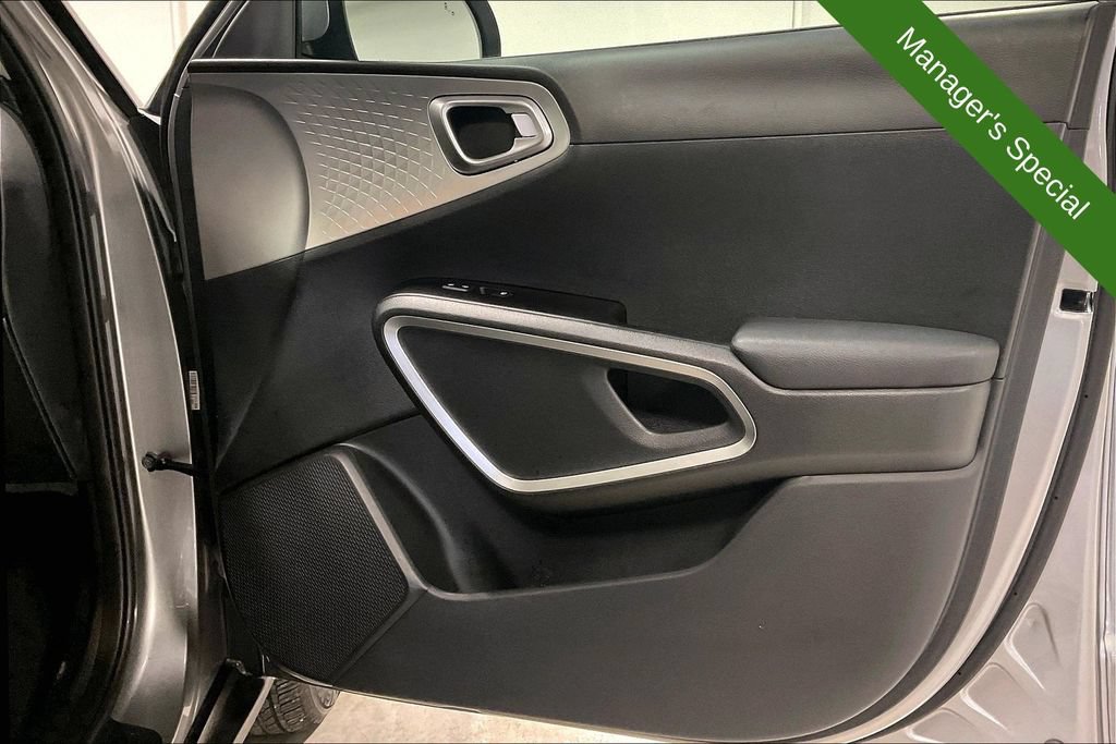 Used 2025 Kia Soul LX FWD image 22