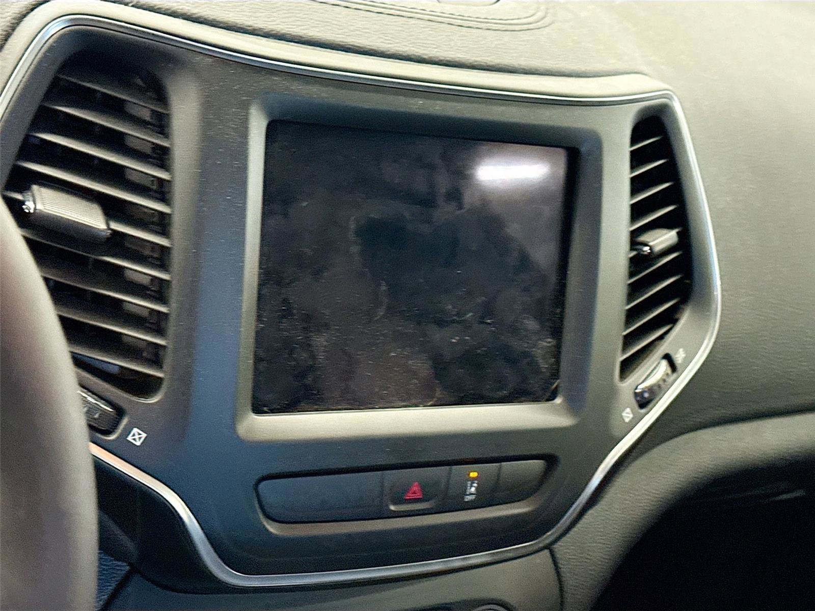 Used 2022 Jeep Cherokee Latitude Lux image 4