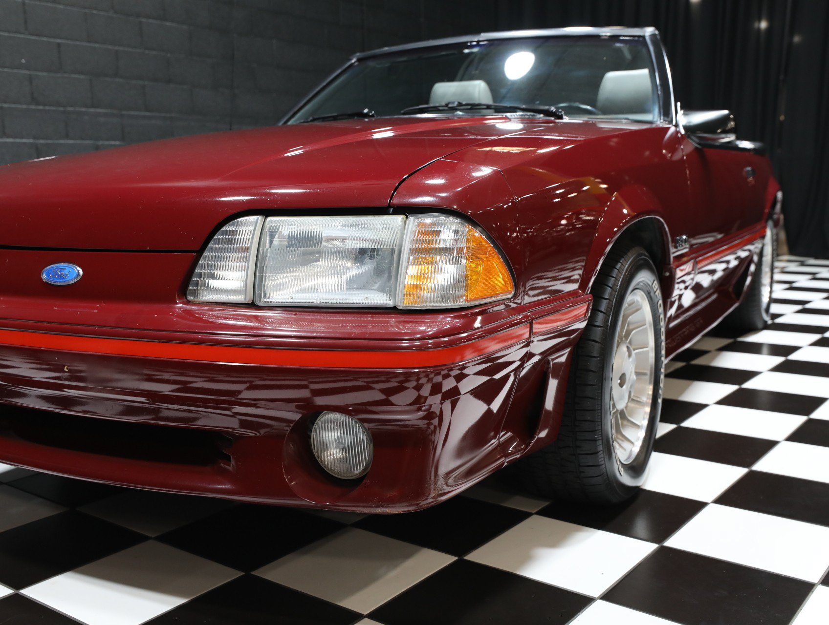Used 1987 Ford Mustang GT RWD image 16