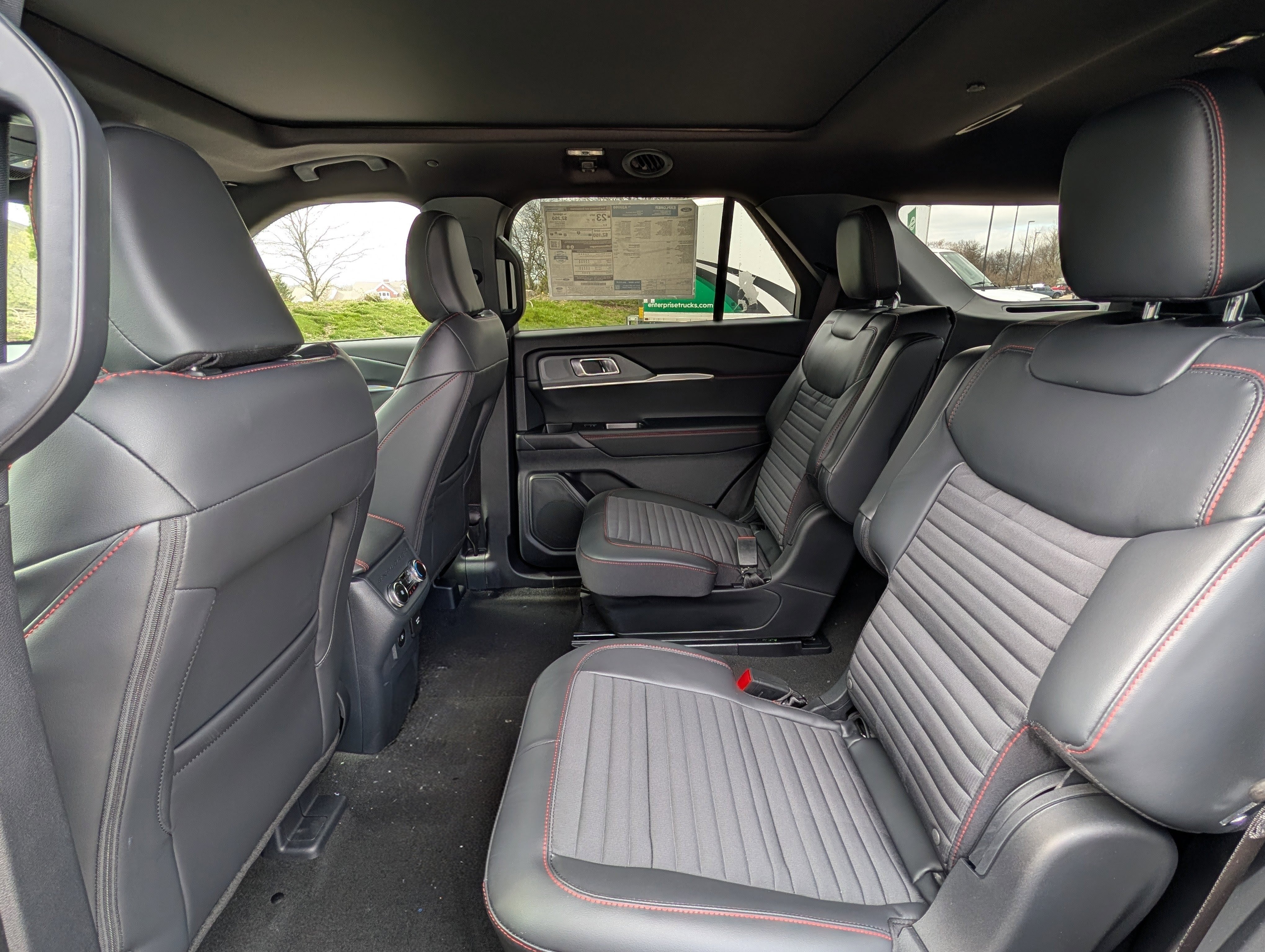 New 2026 Ford Explorer ST-Line w/ ST-Line Street Pack image 35