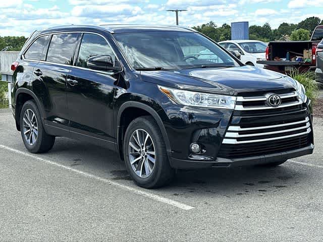 Used 2019 Toyota Highlander XLE AWD/4WD image 21