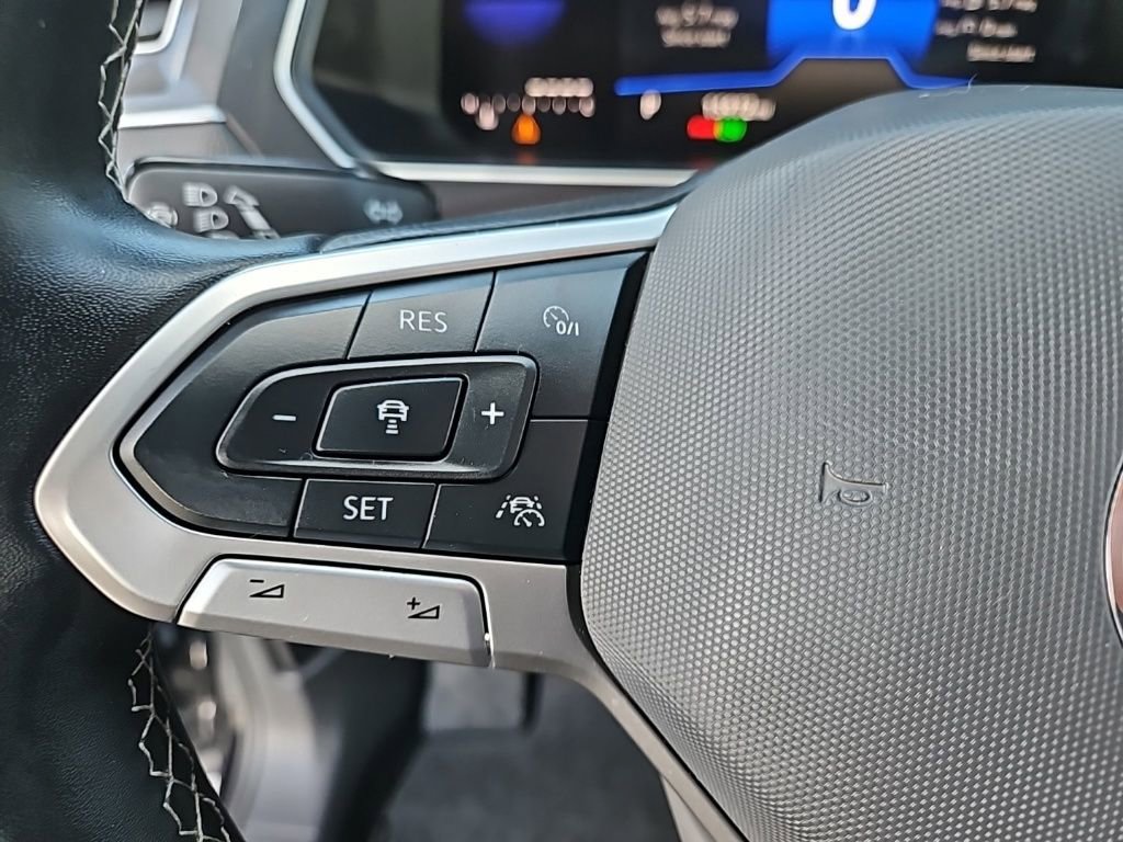 Used 2024 Volkswagen Tiguan SE image 18