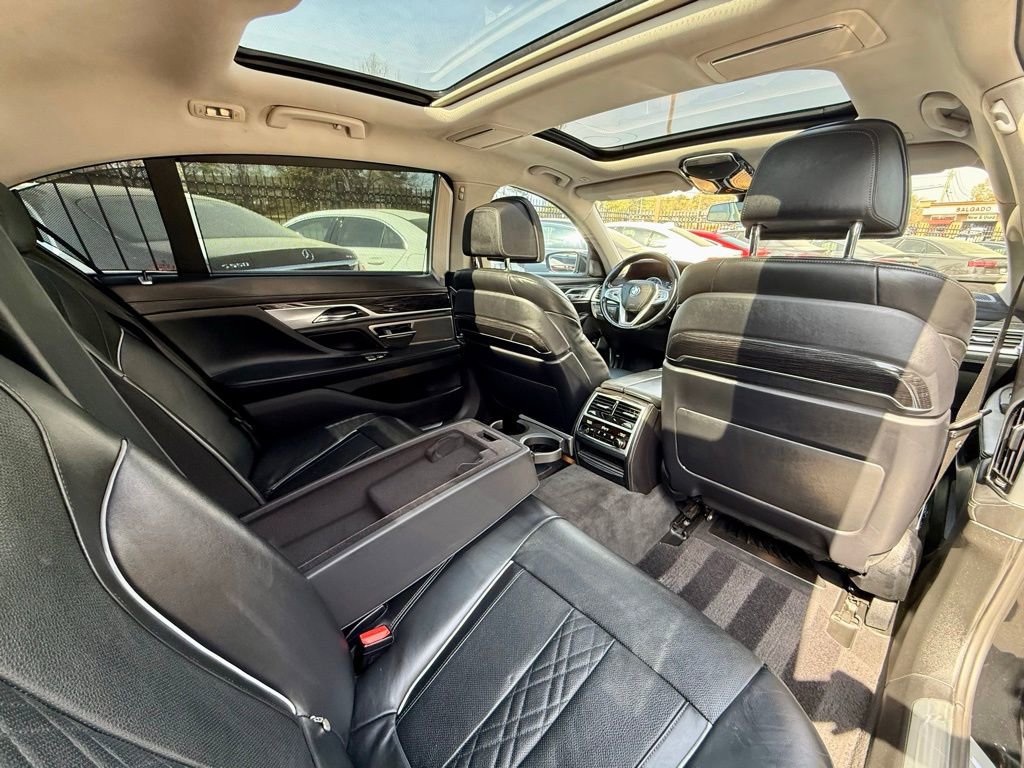 Used 2017 BMW 740i RWD image 36