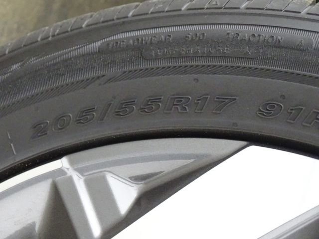 Used 2024 Hyundai Venue SEL FWD image 38