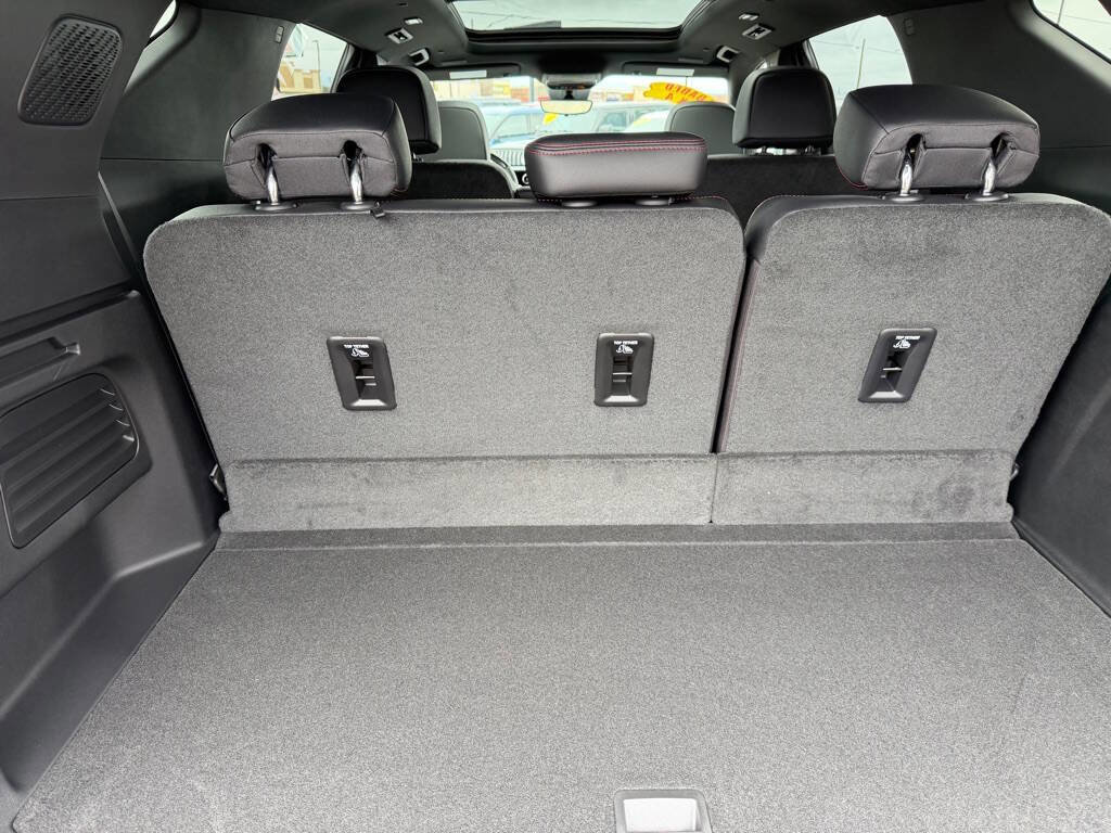 Used 2026 Chevrolet Traverse RS image 48