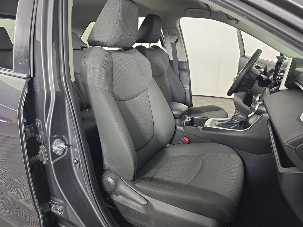 Used 2024 Toyota RAV4 XLE AWD/4WD image 29