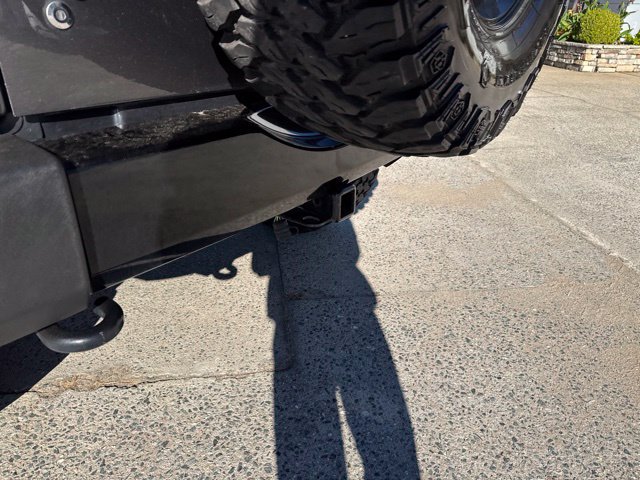 Used 2018 Jeep Wrangler Unlimited Sahara AWD/4WD image 9