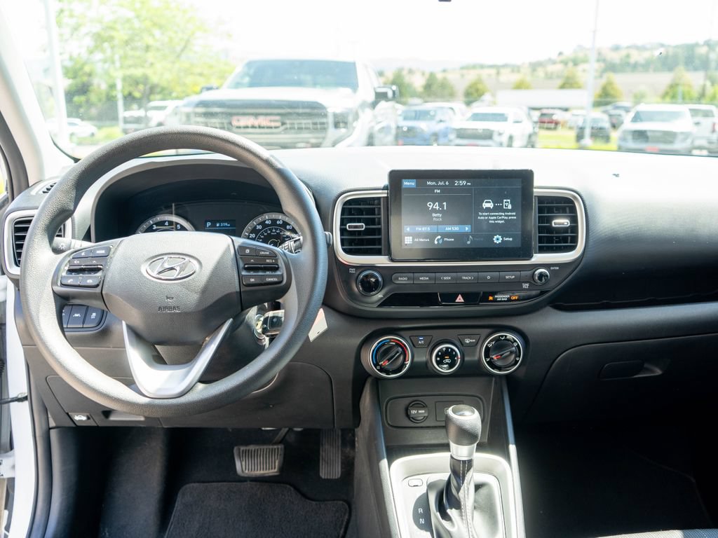 Used 2021 Hyundai Venue SE FWD image 13