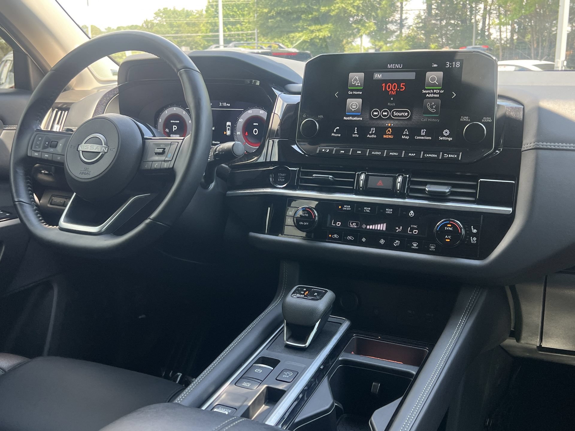 Certified 2025 Nissan Pathfinder Platinum FWD image 4