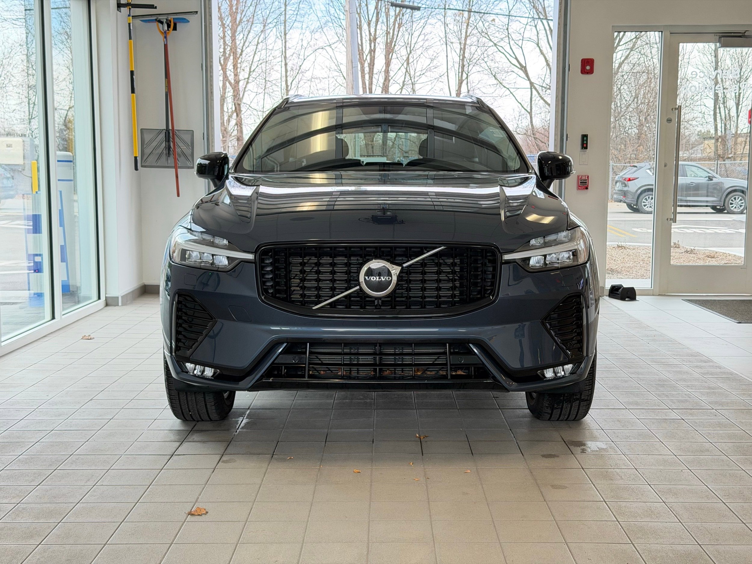 Certified 2025 Volvo XC60 B5 Core w/ Climate Package image 3