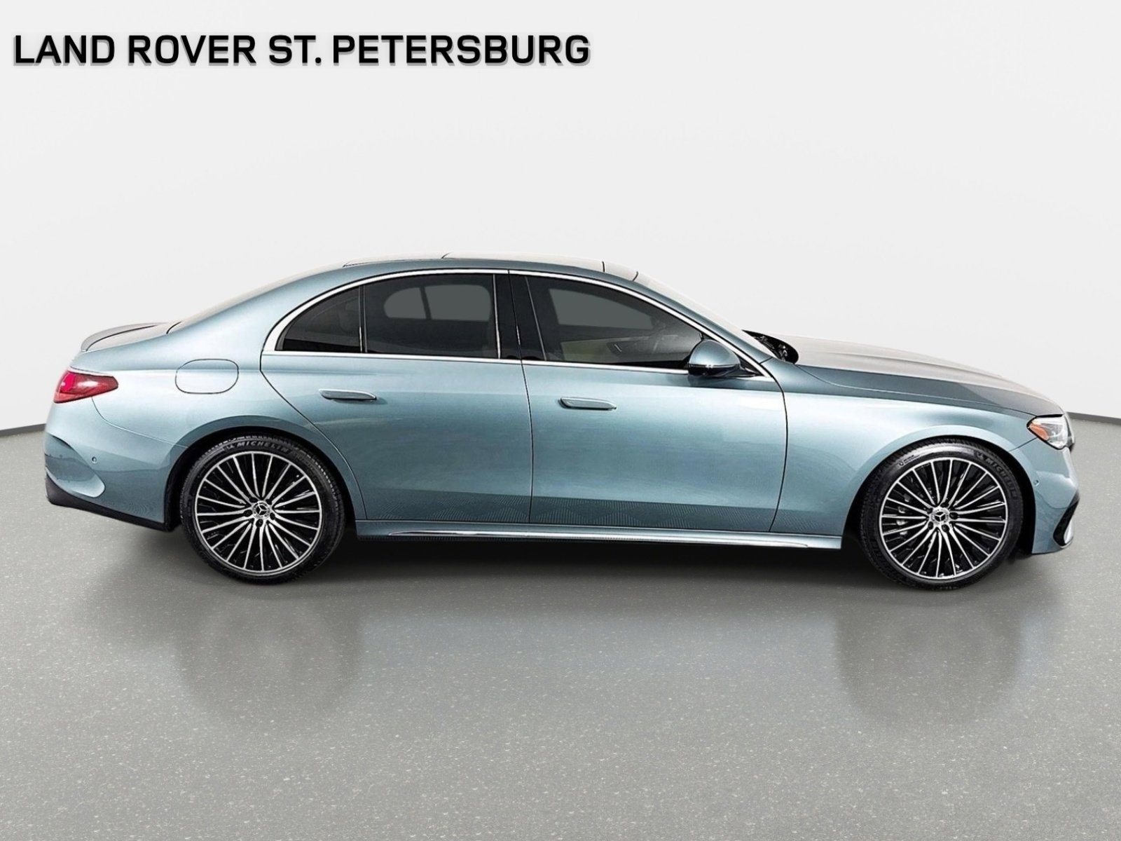 Used 2025 Mercedes-Benz E 450 4MATIC Sedan image 5