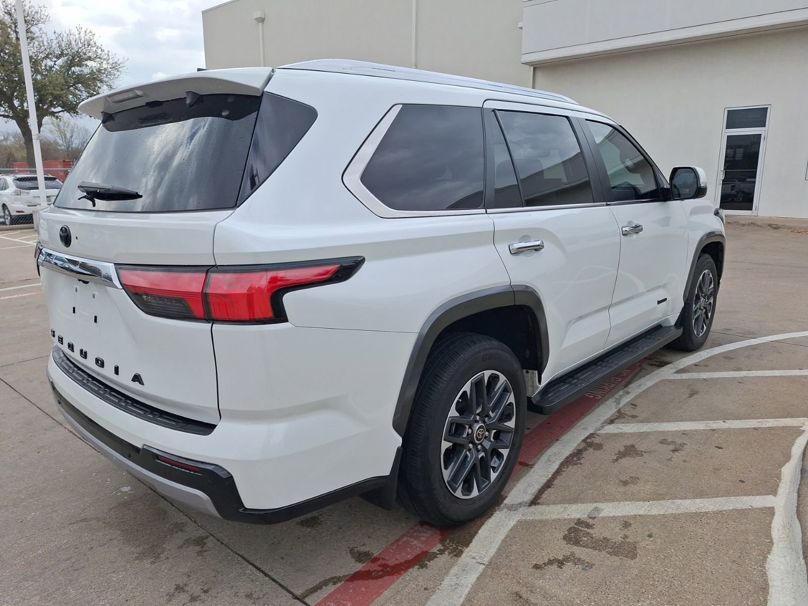 Used 2024 Toyota Sequoia Limited image 6