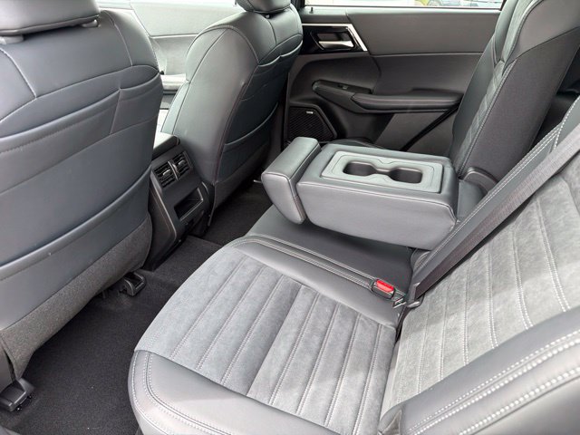 New 2026 Mitsubishi Outlander SE FWD image 18