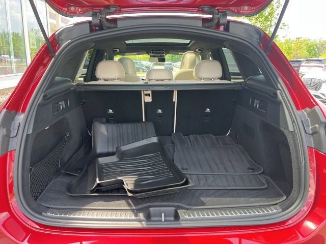 Used 2025 Mercedes-Benz GLC 300 4MATIC image 12