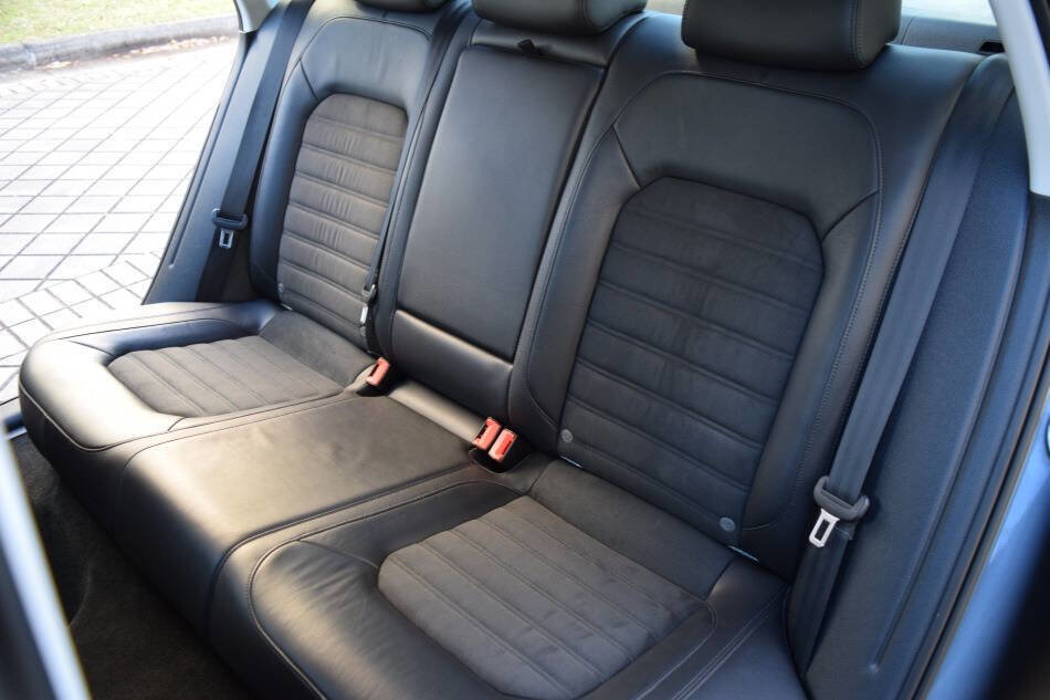 Used 2015 Volkswagen Passat TDI SEL Premium FWD image 39