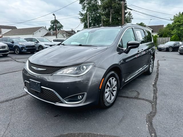 Used 2020 Chrysler Pacifica Touring-L Plus w/ Advanced Safetytec Group FWD image 3