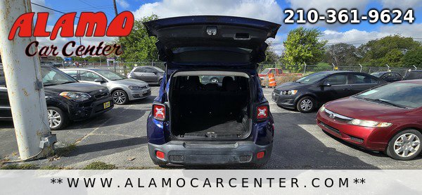 Used 2017 Jeep Renegade Altitude FWD image 26