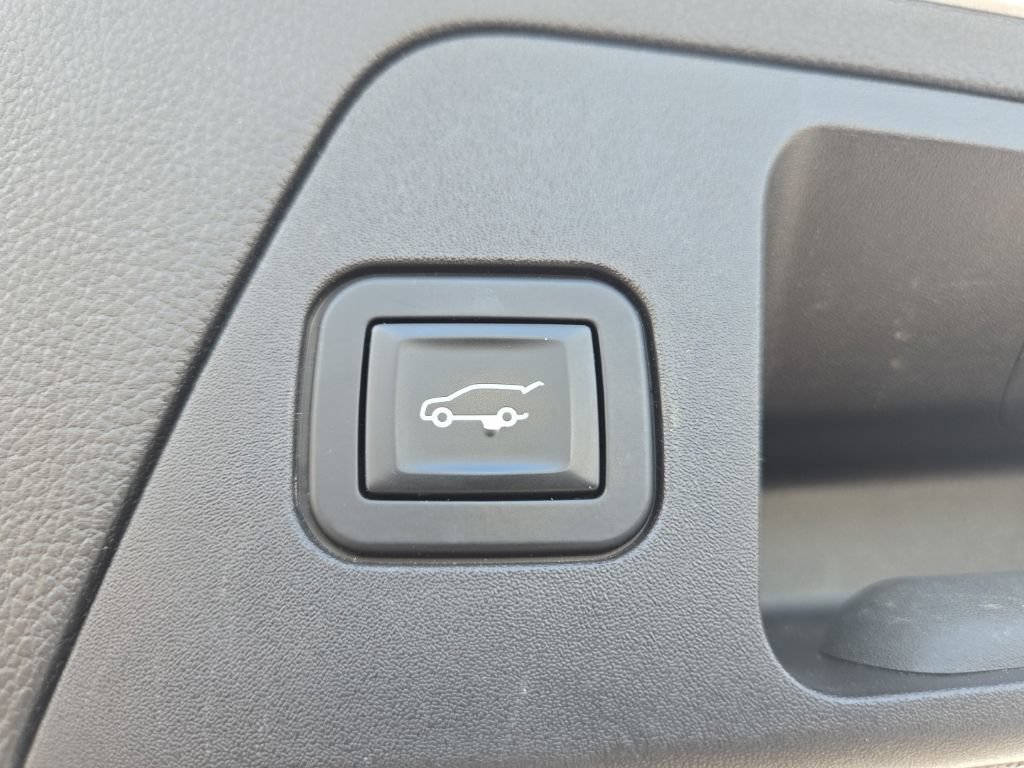 Certified 2017 Buick Envision Essence FWD image 12